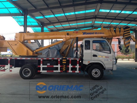 Singapore Company Representative Visited YUONG Factory And Inspected WYL8.5 Wheeled Excavator_3