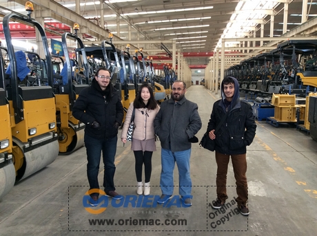 Saudi Arab Clients Visit XCMG Factory For Road Roller and Truck Mounted Crane_1