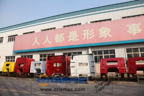 2014-12-08 Oriemac Colleagues Visited SINOTRUK Factory for Truck Cooperation_5