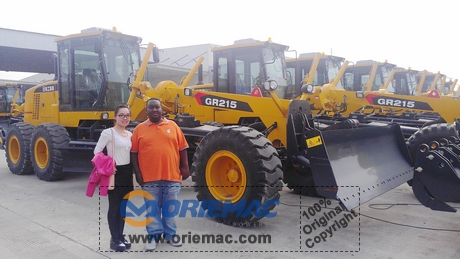 Ethiopian Clients Visited XCMG Factory for Motor Grader and Road Roller_3
