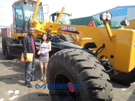 Ethiopian Client Visted Our Office and Inspected GR180 Motor Grader_1