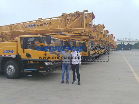 Algeria Client Visited XCMG Factory_3