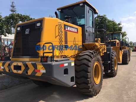 Bangladesh 1 XCMG Wheel Loader LW400KN_4