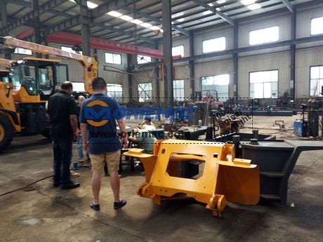 India Clients Visit Fuan Factory for Forklift_3