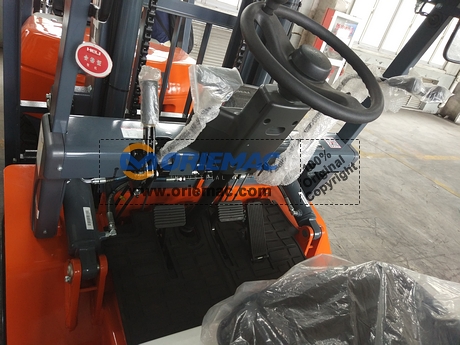 Cuba 6 CPCD30 & 24 DF Pallet Trucks_5