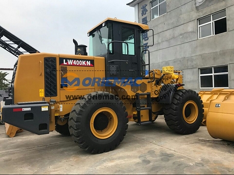 Bangladesh 1 XCMG Wheel Loader LW400KN_1