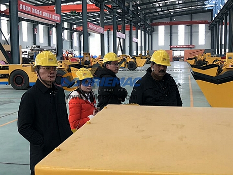 India Customers Visted Mine Truck Factory_3