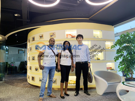 Kenyan Client Visited Oriemac Office and SEM Factory for 919 Motor Grader