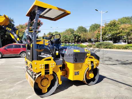 XCMG XMR303 Road Roller