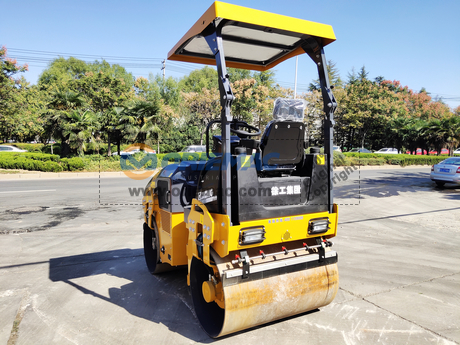 2 Units XCMG XMR303 Road Roller