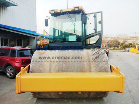 1 Unit XCMG Road Roller XS143J