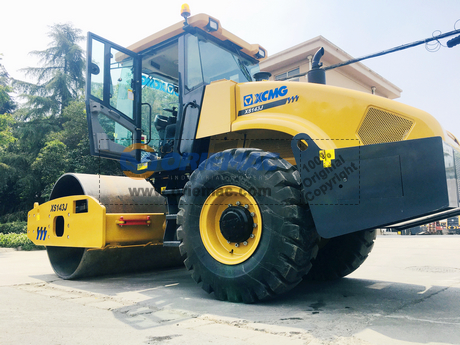 Algeria 1 XCMG XS143J Road Roller (7)