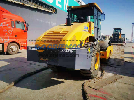 Algeria 1 XCMG XS143H Road Roller (16)