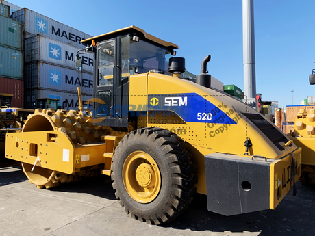 SEM520 Road Roller