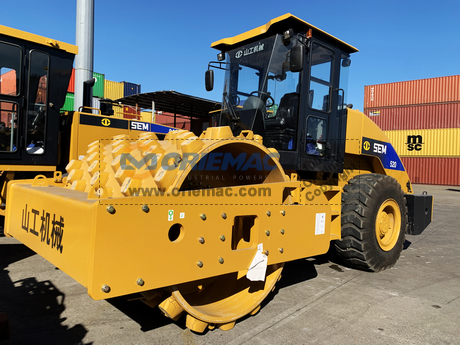 SEM520 Road Roller