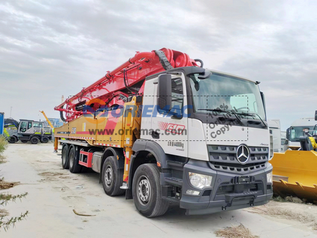 LIUGONG Wheel Loader CLG840H & 8 SHACMAN Concrete Mixer
