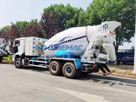 LIUGONG Wheel Loader CLG840H & 8 SHACMAN Concrete Mixer