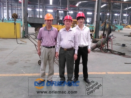 Vietnam clients Visit Factory for Wood Grasp Machinery_1