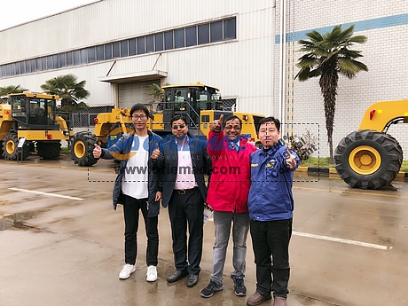 India Customer Visited XCMG Factory_1