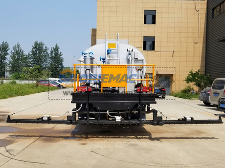 nEO_IMG_2018.09.28-Algeria 1 ASPHALT DISTRIBUTOR (Michael OM2018G36A) (8)