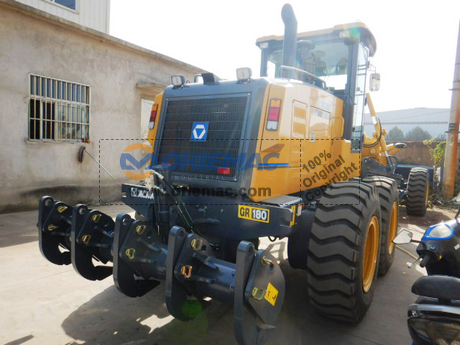 nEO_IMG_20201106_Algeria 1 XCMG GR180 Motor Grader (58)
