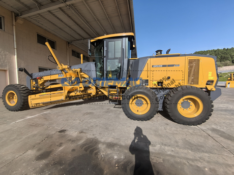 El Salvador - 2 Units XCMG GR2205T Motor Grader & Crawler Excavator