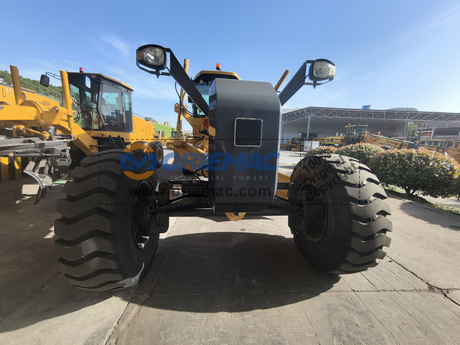 El Salvador - 2 Units XCMG GR2205T Motor Grader & Crawler Excavator