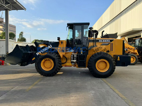 Canada - 2 Units HYUNDAI HL665XL Wheel Loader