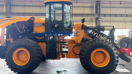 Canada - 2 Units HYUNDAI HL665XL Wheel Loader