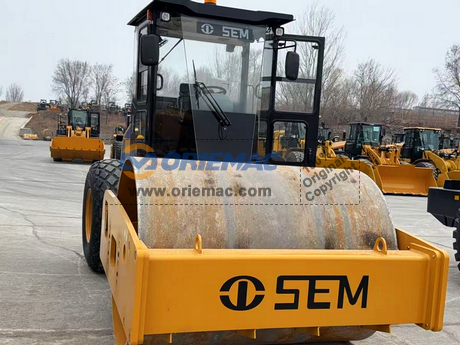Ghana - 1 Unit SEM 512 Road Roller