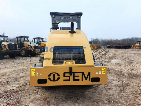 Ghana - 1 Unit SEM 512 Road Roller