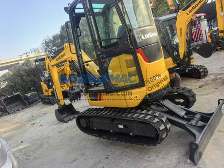 Reunion - 1 Unit LIUGONG 9027FZTS Excavator