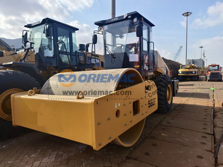 Nigeria - 1 Unit SEM 522F Road Roller