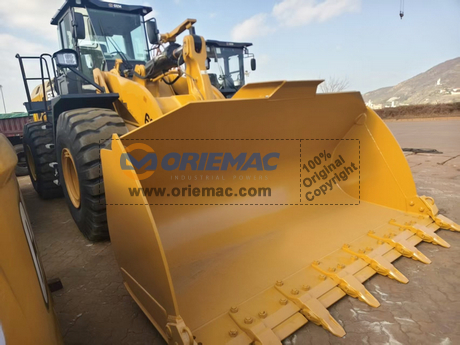 Nigeria - 1 Unit SEM 688G Wheel Loader