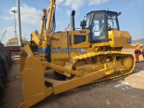 Nigeria - 1 Unit SEM 824F Bulldozer