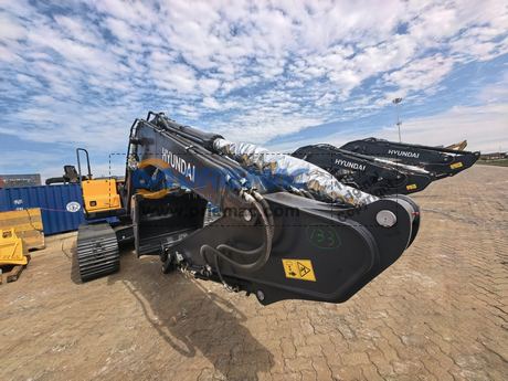 Algeria - 1 Unit HYUNDAI HX220HD Crawler Excavator